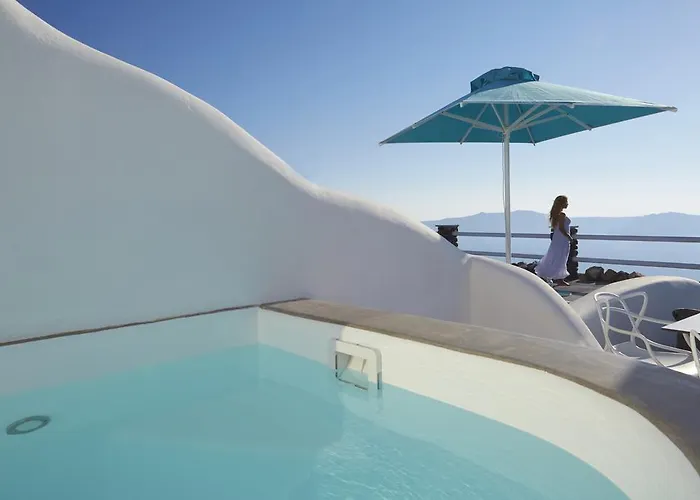 Hotel Adore Santorini 4*