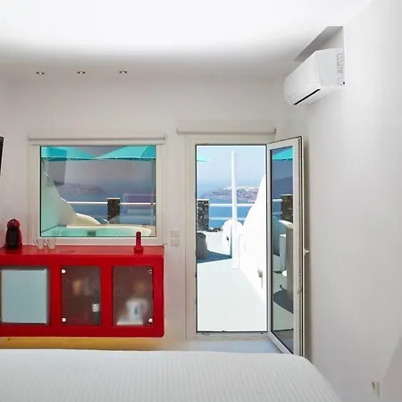 Adore Santorini Hotell 4*