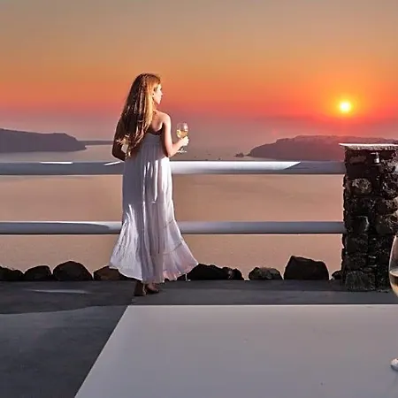 Adore Santorini 4*