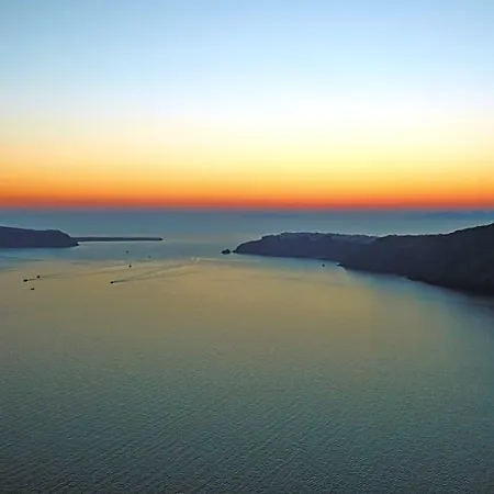 Adore Santorini Hotel 4*