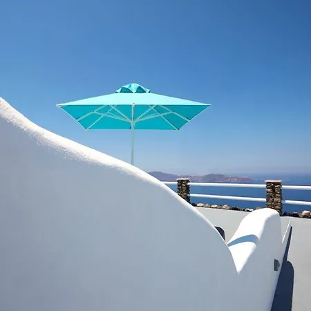 Adore Santorini 이메로비글리