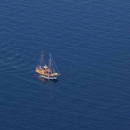 Adore Santorini