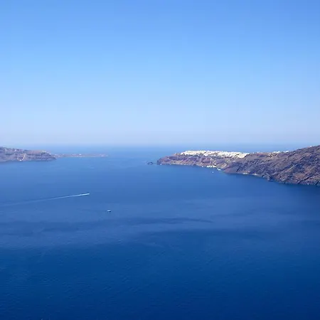 Adore Santorini 4*
